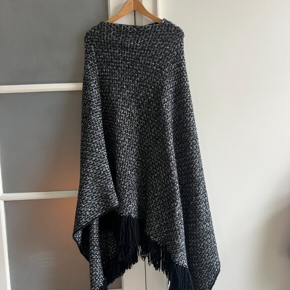 Dolce & Gabbana Cashmere Poncho - Picture 3 of 5